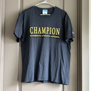 Champion T-Shirt Size L